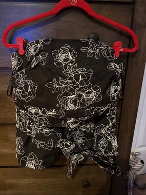 White House Black Market Black and White Floral Bustier Size 14